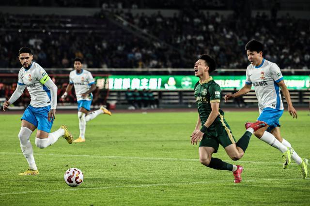 领跑本土射手榜！中超新星王钰栋的上限在哪儿？